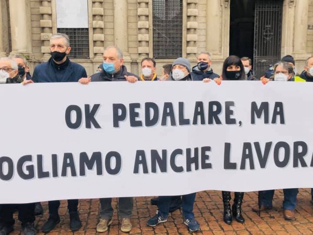 protesta taxisti Milano