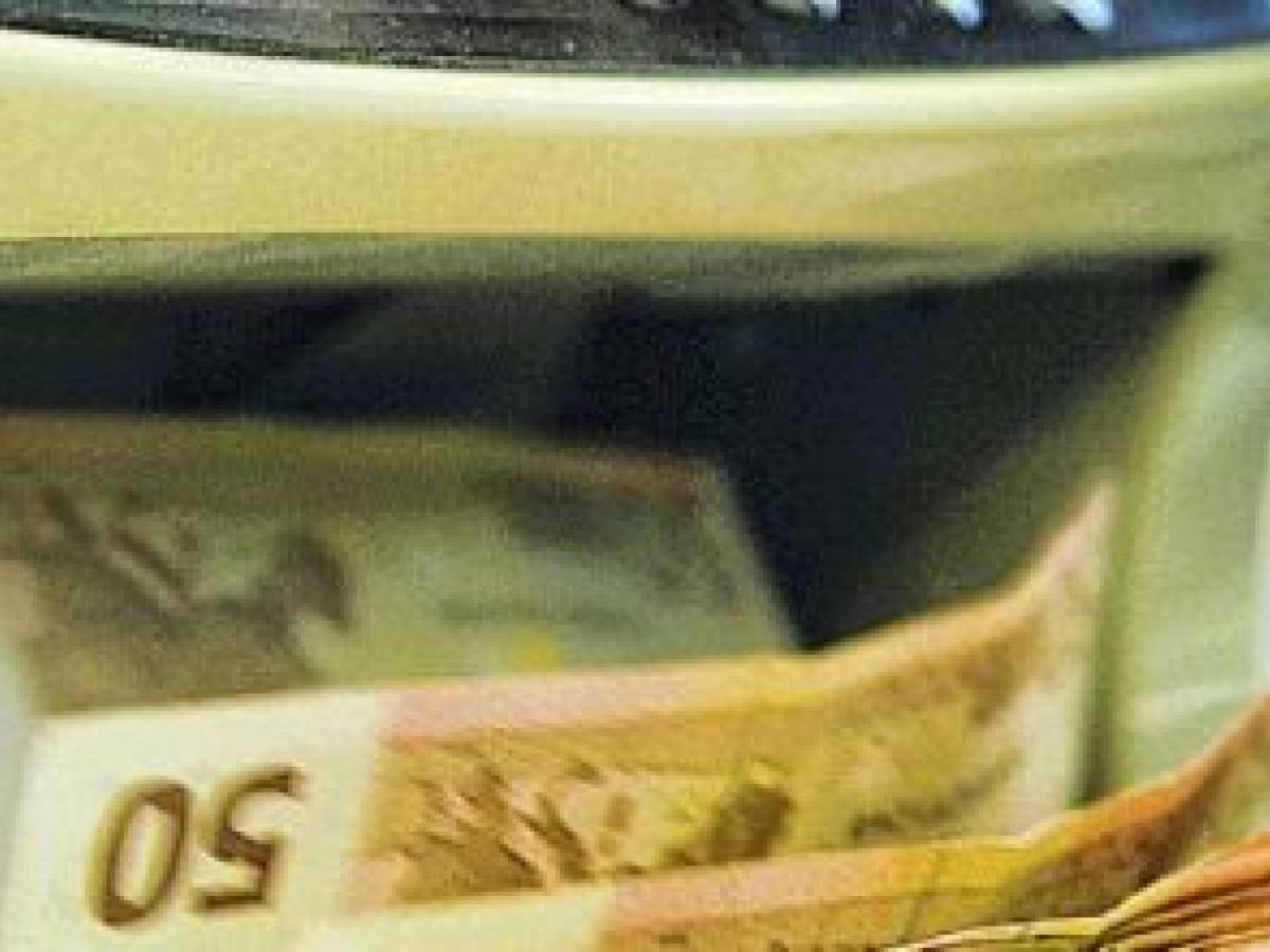 2580 por año, el aguijón escondido: familias de rodillas 2580 por año, el aguijón escondido: familias de rodillas