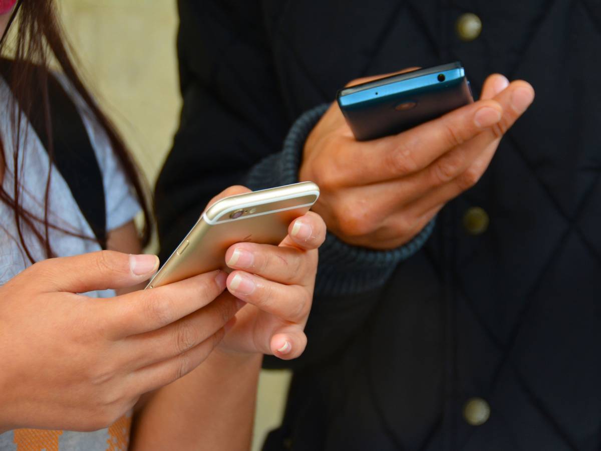 "Telefono fobia" per i giovani: perché rispondono sempre meno