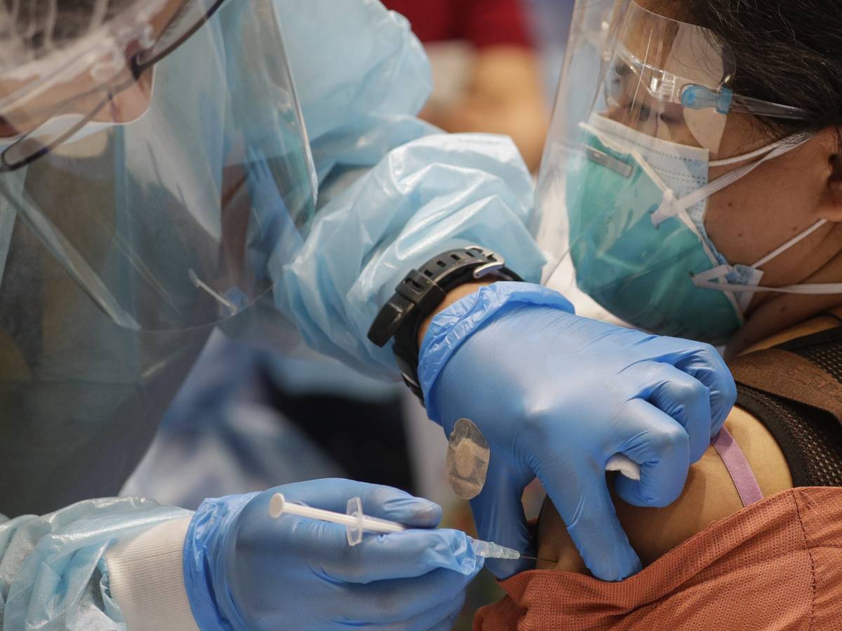 Inflamación facial y miocarditis, advertencia de nueva vacuna Inflamación facial y miocarditis, advertencia de nueva vacuna