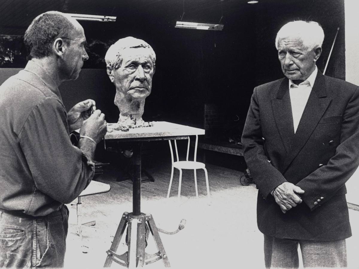 Lo Yoga? Altro che roba da hippie e pacifisti: semmai da fascisti...