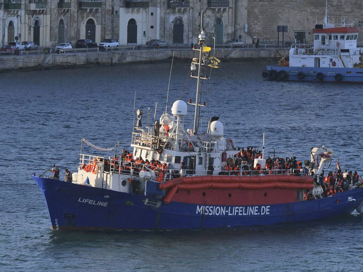migranti le ong tedesche schierano una nuova nave 200 costata un milione di euro da Ilgiornale.it migranti le ong tedesche schierano una nuova nave 200 costata un milione di euro