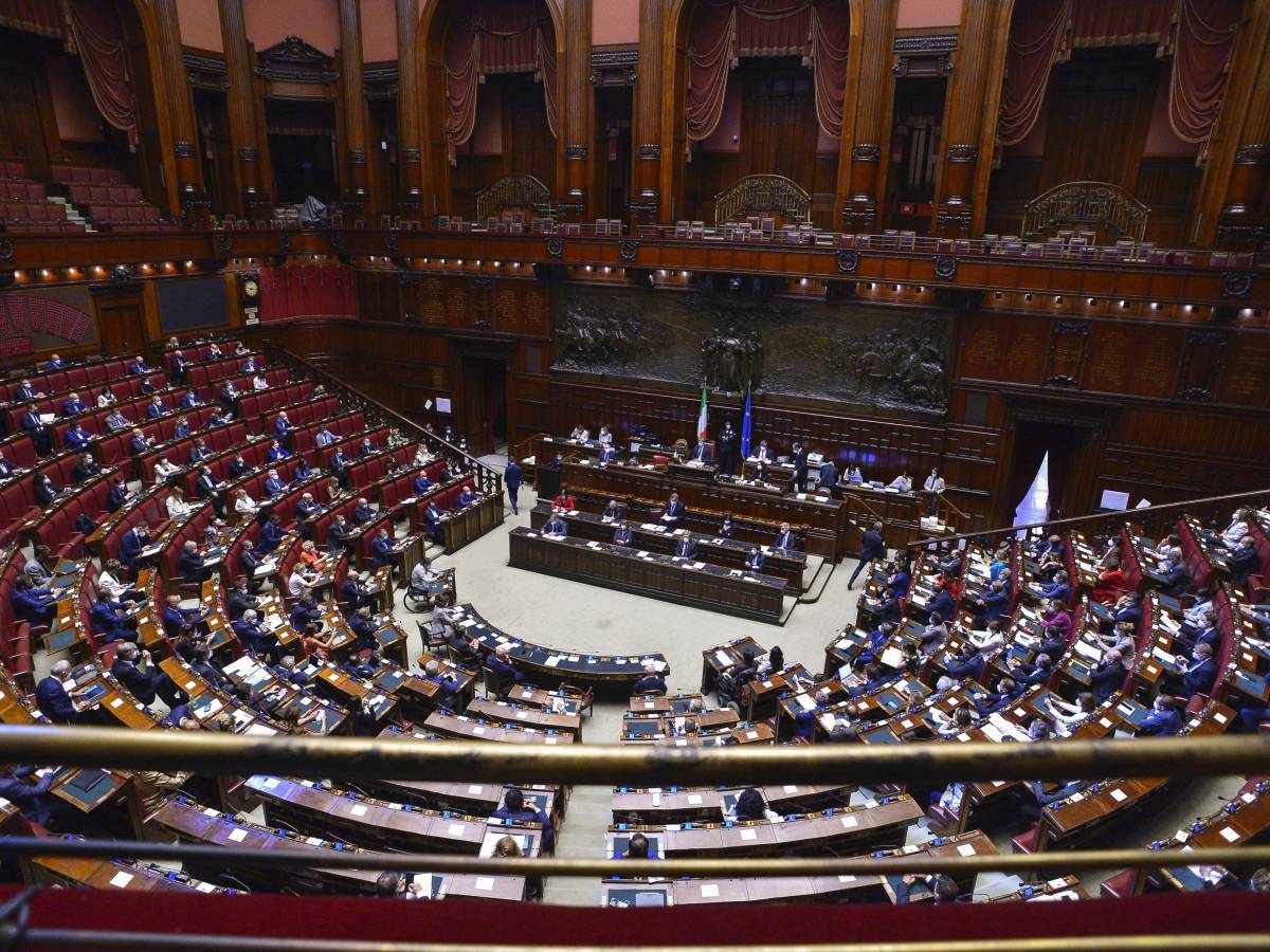 nuovo regolamento della camera penalit224 per i cambi di casacca da Ilgiornale.it nuovo regolamento della camera penalit224 per i cambi di casacca