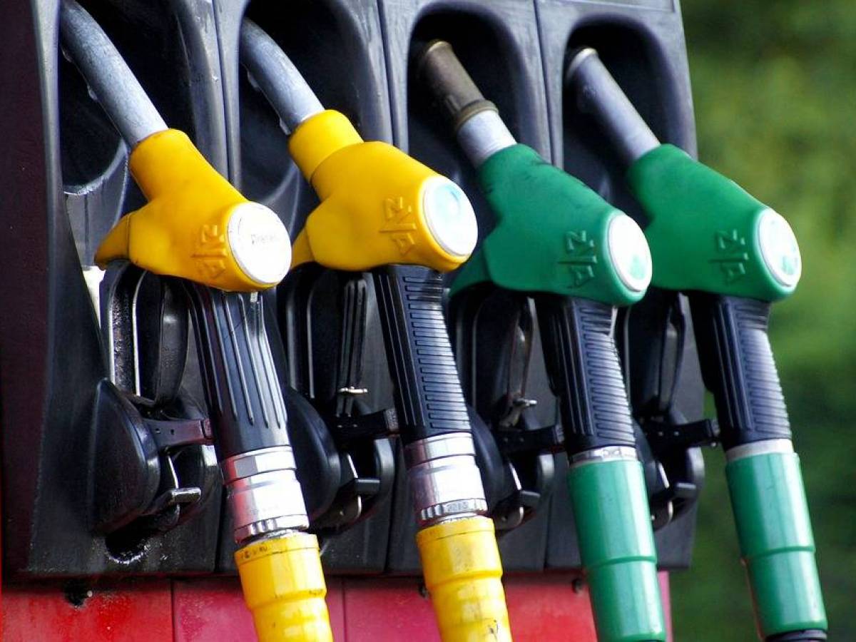 Risparmiare sulla benzina: ecco dove costa meno in Italia