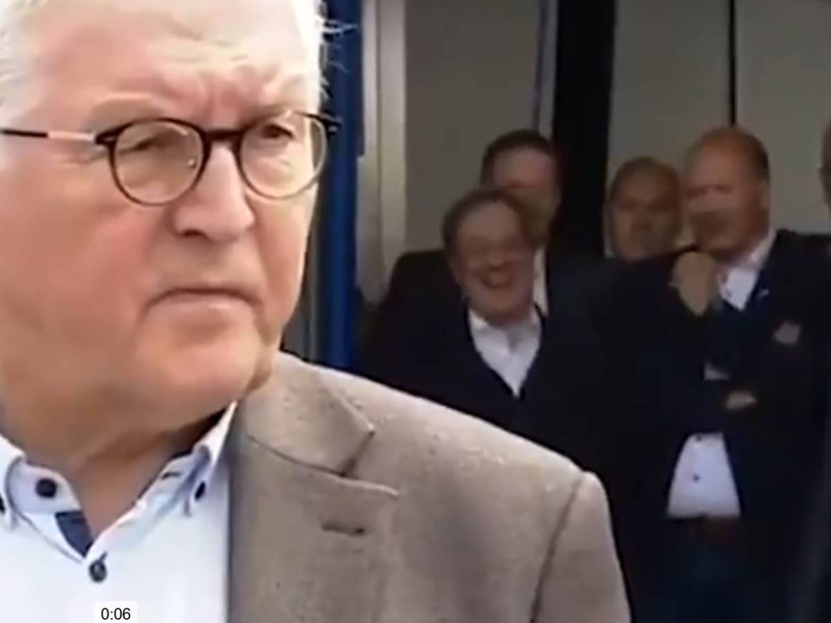 Delphine Merkel se ríe del lugar del desastre: es controvertido Delphine Merkel se ríe del lugar del desastre: es controvertido