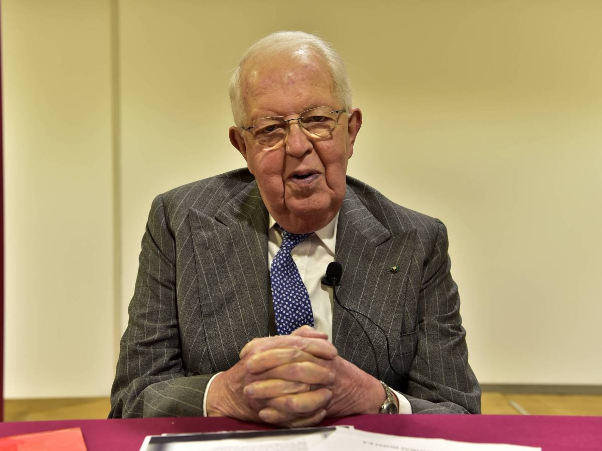 Morto Alfredo Ambrosetti. Addio al fondatore del Forum di Cernobbio Morto Alfredo Ambrosetti. Addio al fondatore del Forum di Cernobbio