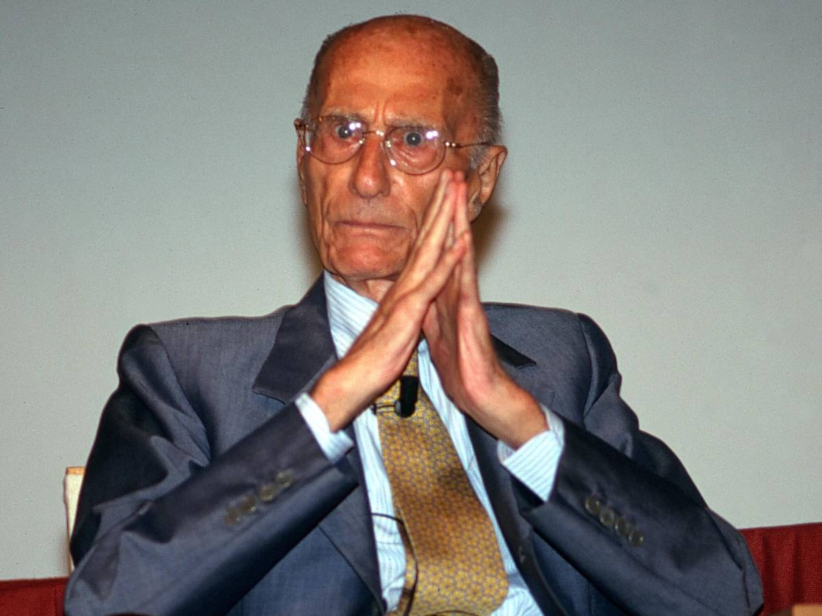 "Nei regimi il potere sta nel partito". Così Montanelli descriveva il comunismo "Nei regimi il potere sta nel partito". Così Montanelli descriveva il comunismo