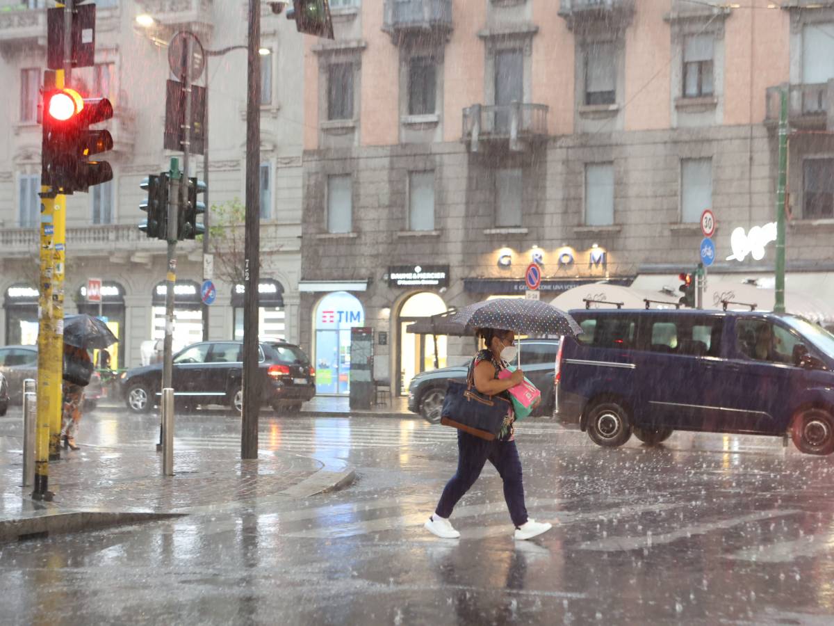 Il ritorno del maltempo: nubifragi e tanta neve sulle Alpi, le aree più a rischio