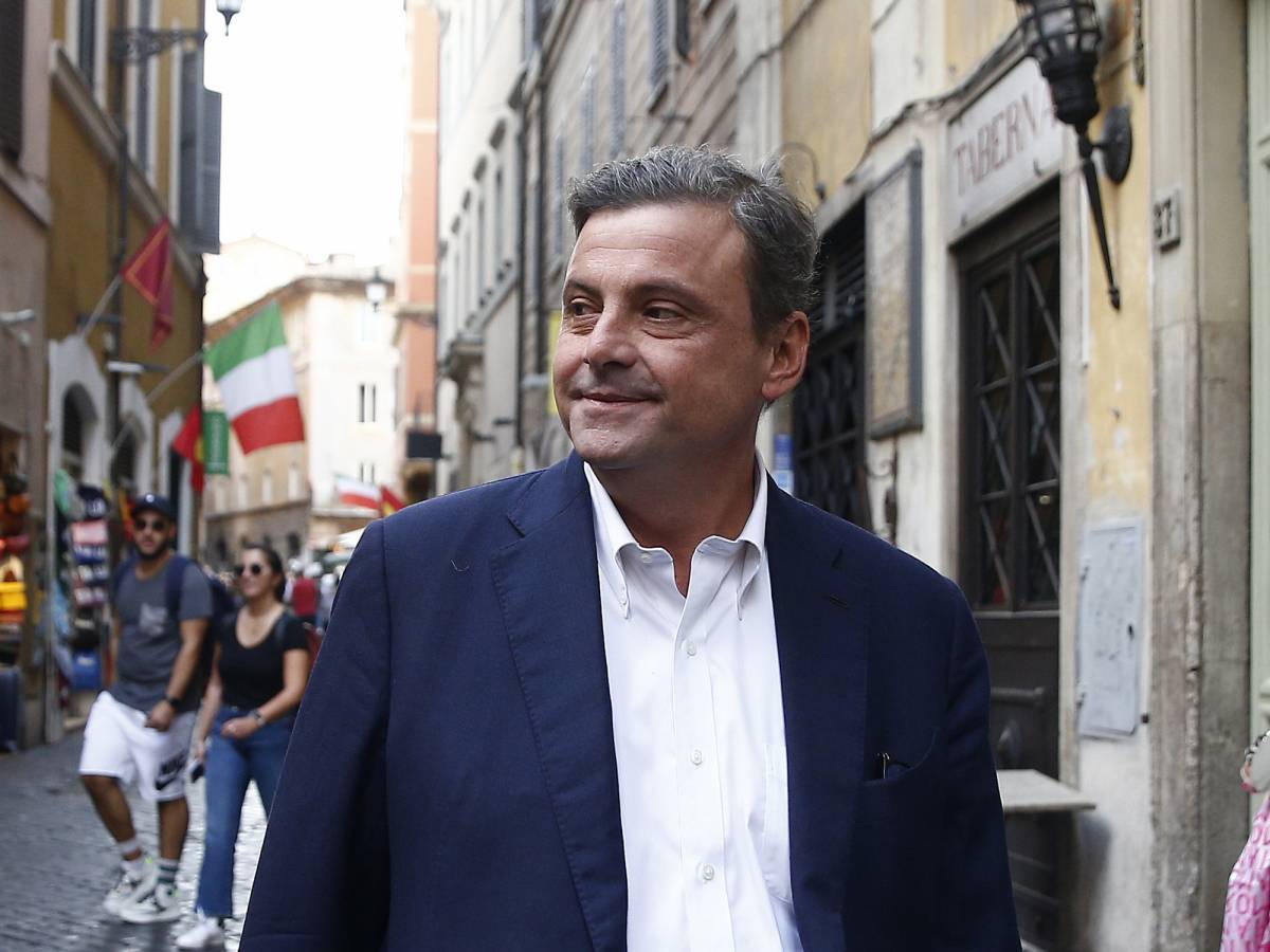 Contro i 5S, anzi no: le "alleanze variabili" di Calenda