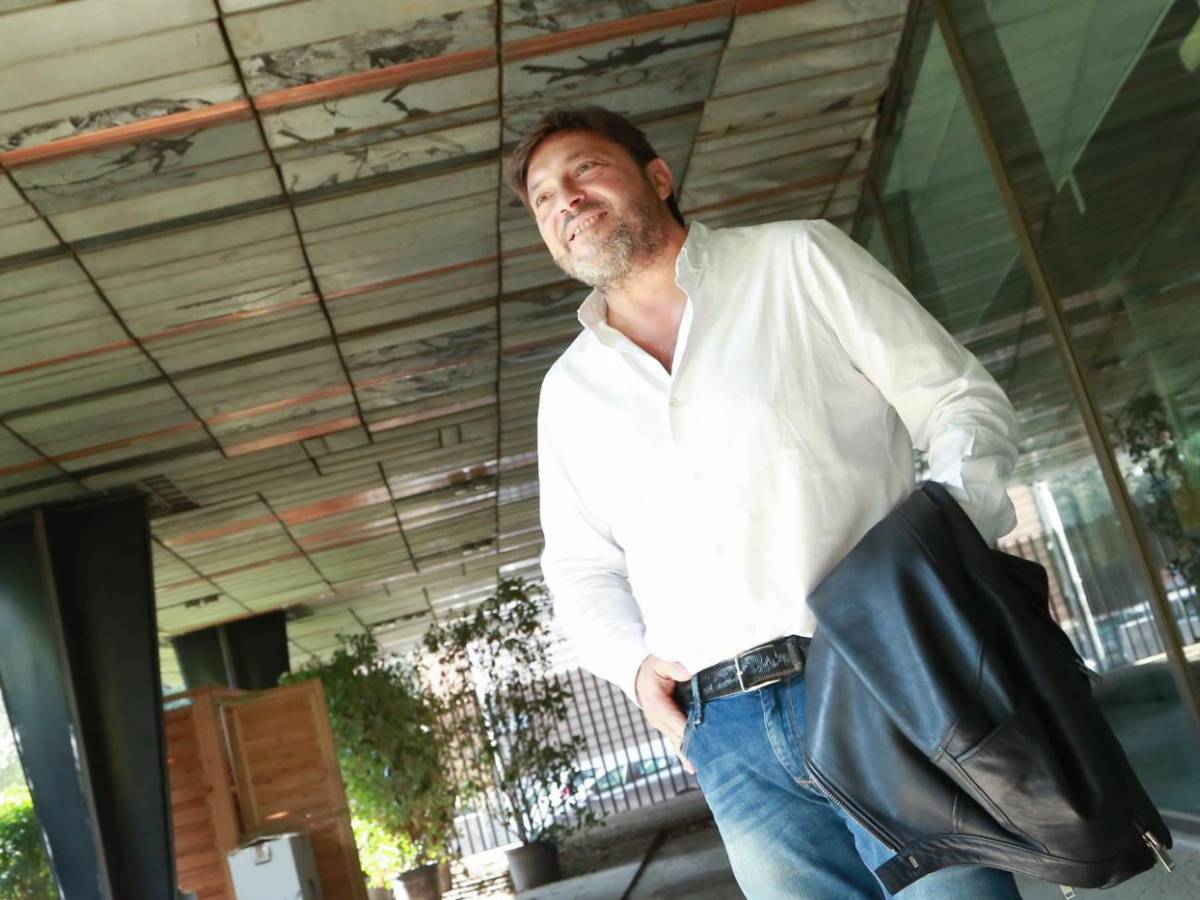 il conduttore allibito per l amico fonte non farebbe mai male a me e alla famiglia da Ilgiornale.it il conduttore allibito per l amico fonte non farebbe mai male a me e alla famiglia