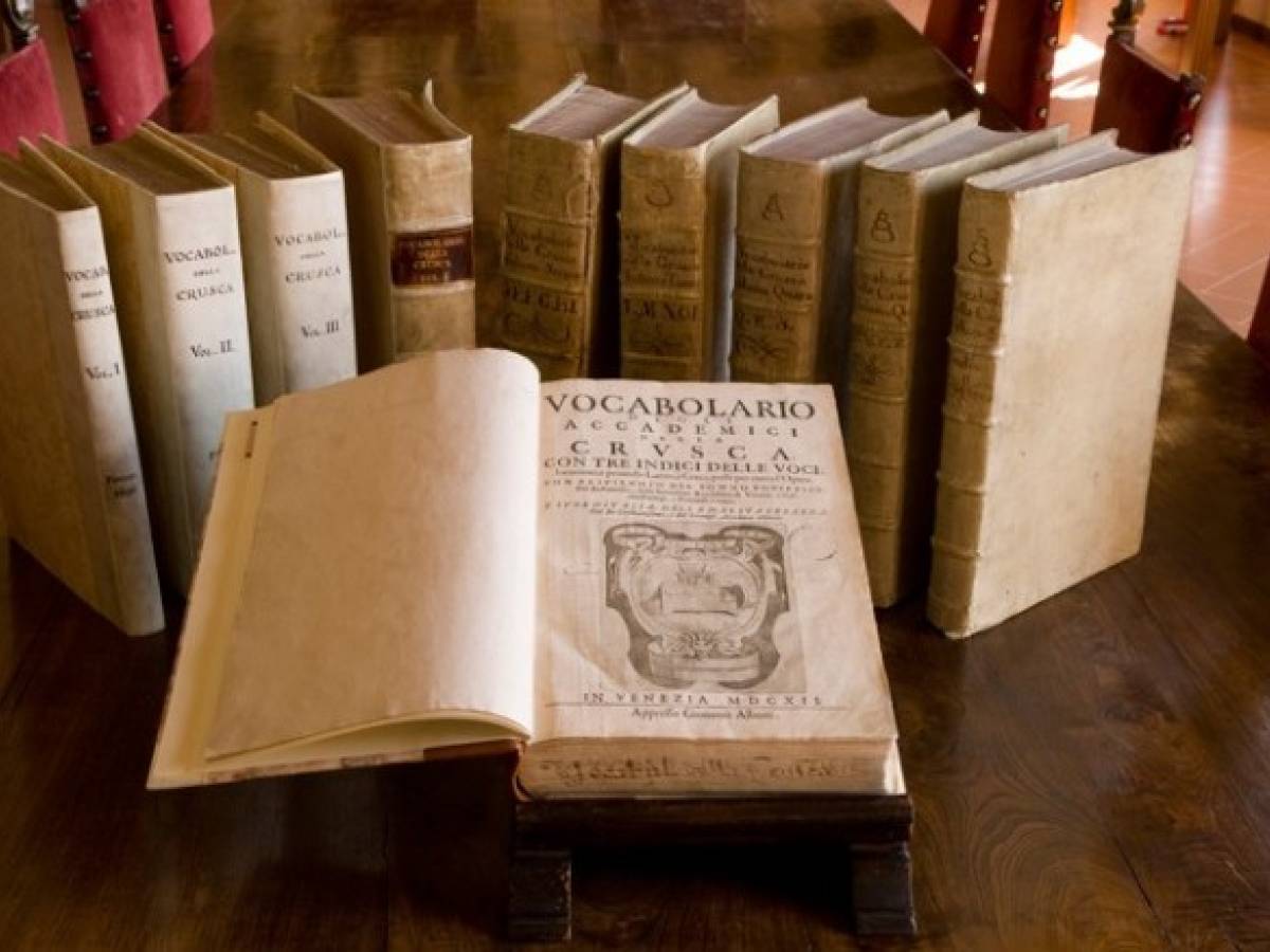 l allarme dell accademia della crusca lingua italiana a rischio