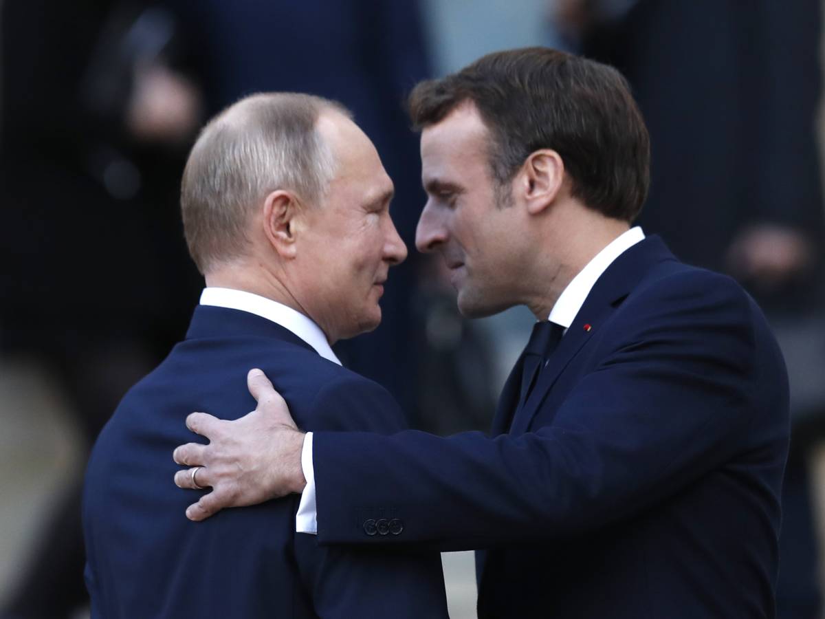 La telefonata di due ore tra Putin e Macron: cosa cambia adesso e cosa