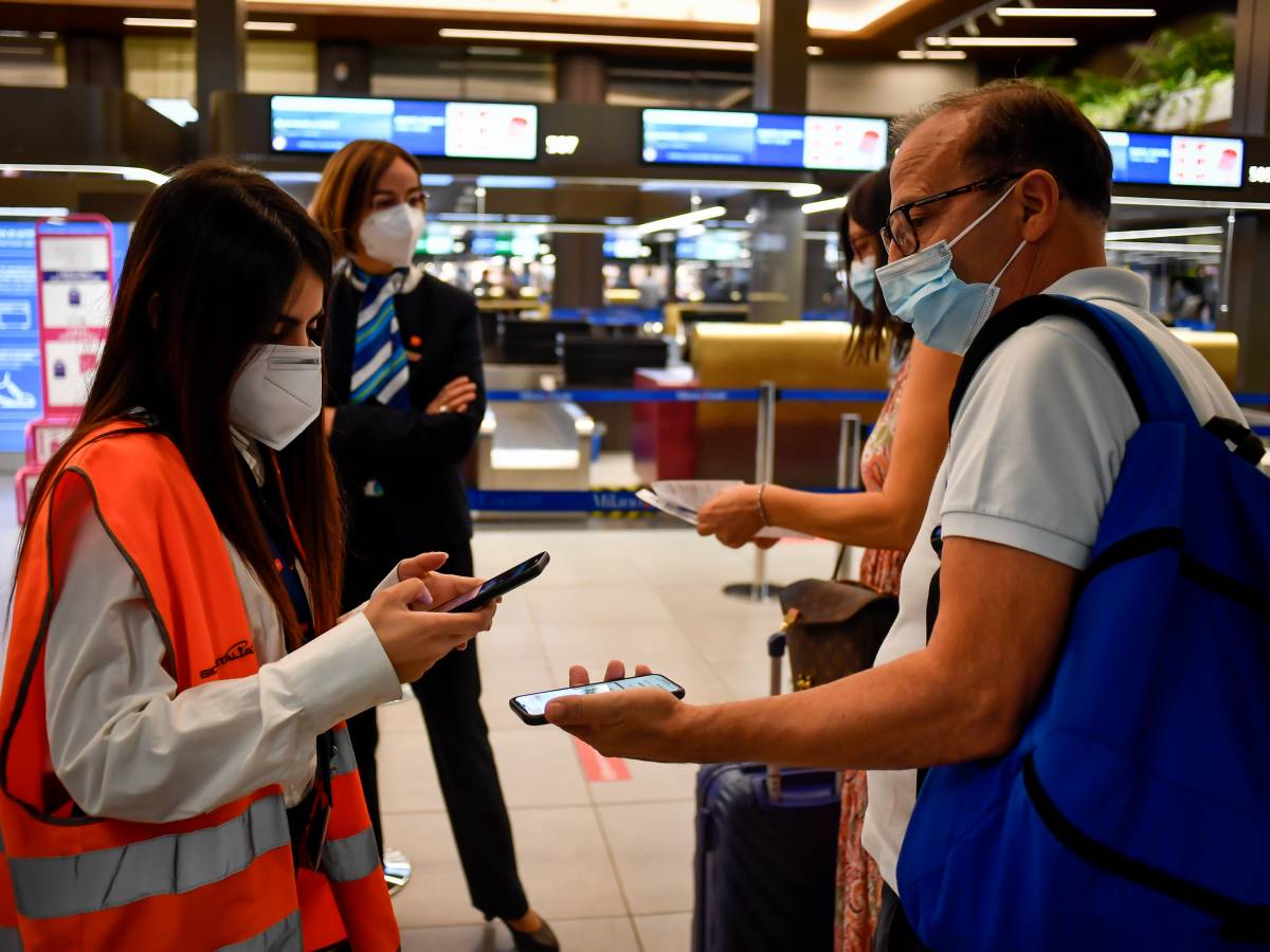 omicron e in italia caso in campania in porti e stazioni ora parte la stretta ilgiornale it