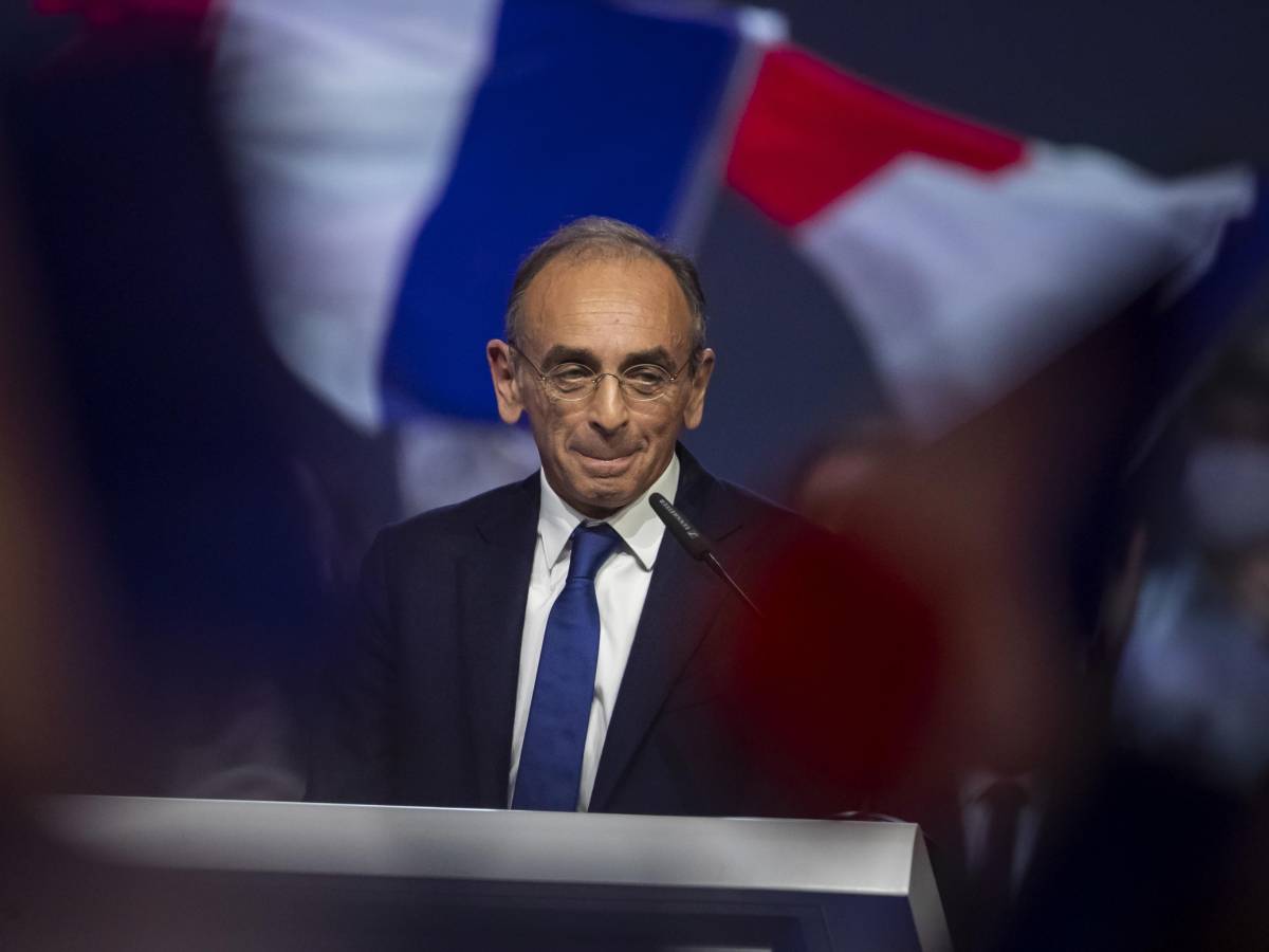 “Let’s cancel the English language.”  Zemmour’s trend that defies the European Union