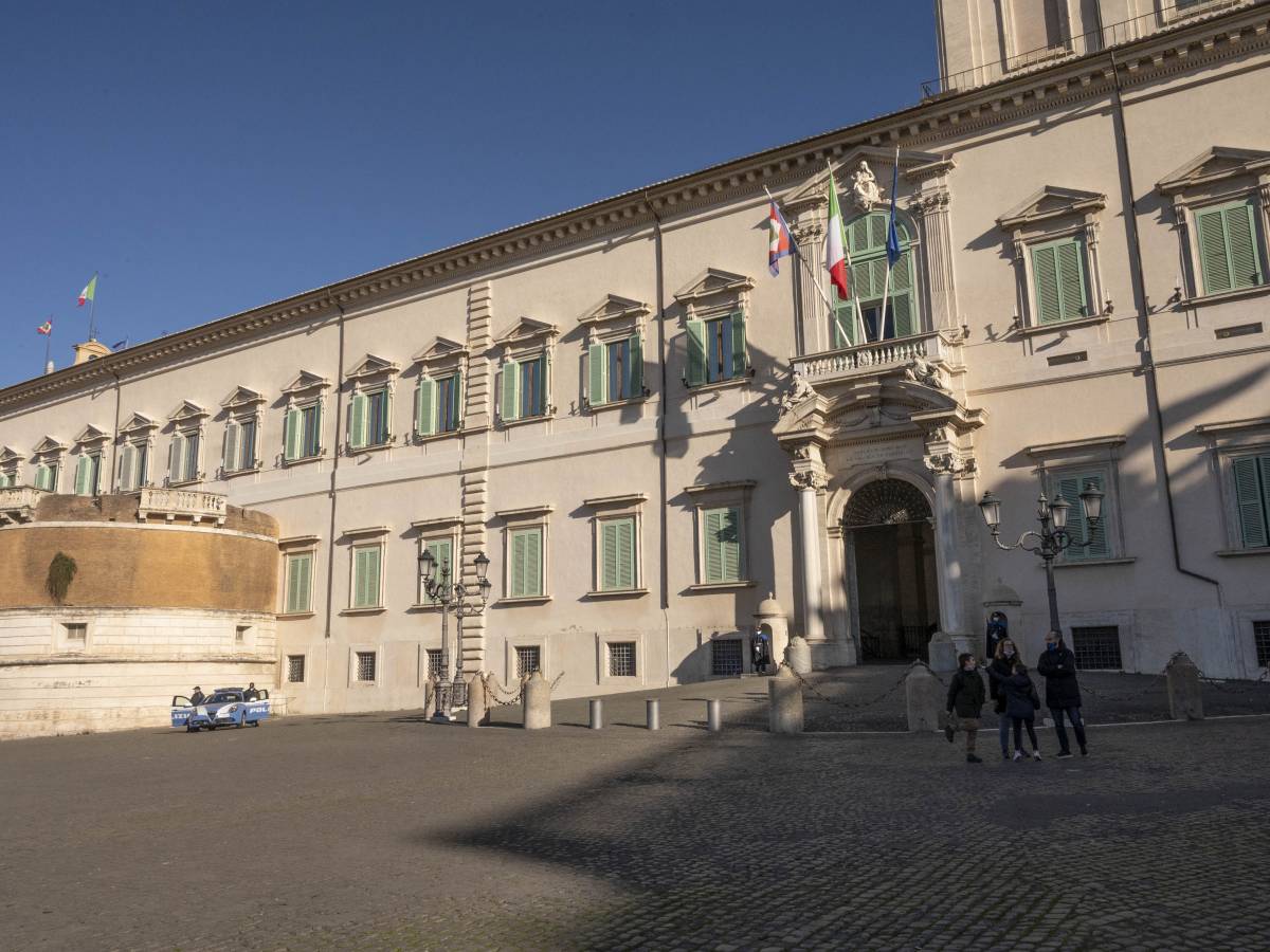 Il Giornale Politica: Tamponi a tutti, capienza, raggi Uv: come si voterà per il Colle