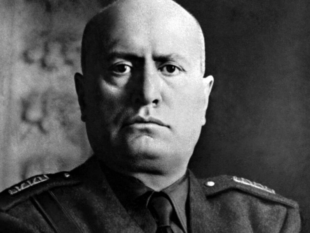 Così Benito Mussolini annunciò l'inizio dell'attacco allo Stato -  ilGiornale.it