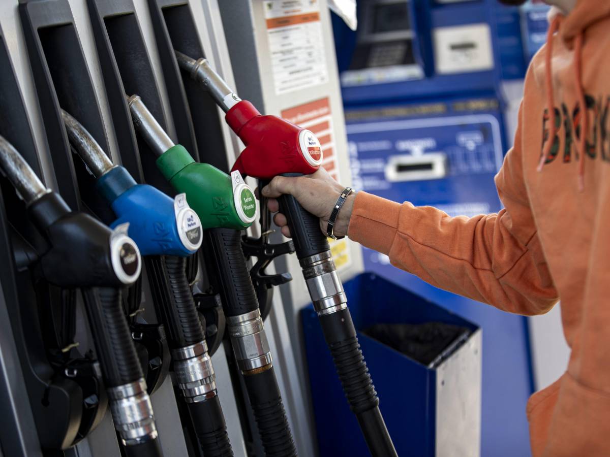 Subida inexplicable de 32 centavos: Qué pasa con el precio de la gasolina