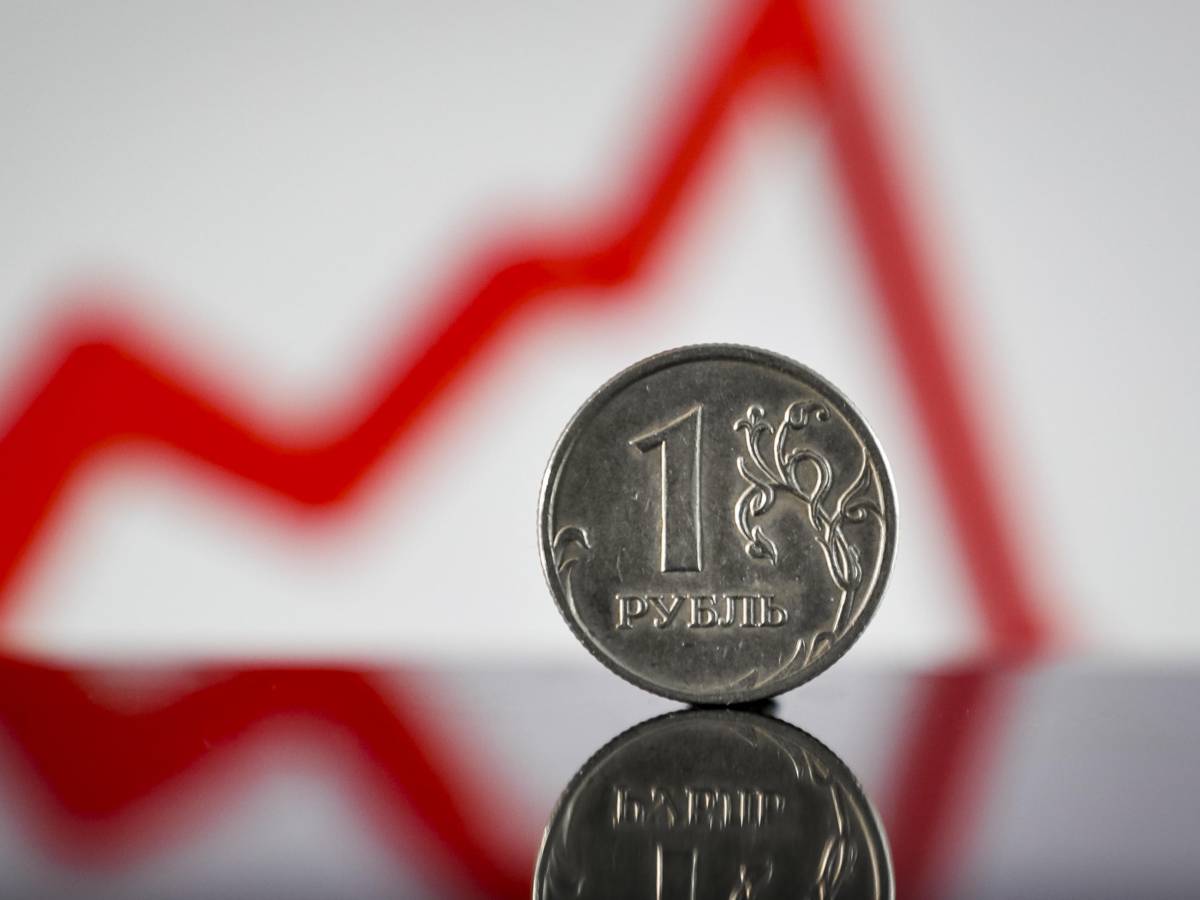 El Banco Central de Rusia sube los tipos de interés al 12%. Y tras el derrumbe, se lanza el rublo digital El Banco Central de Rusia sube los tipos de interés al 12%. Y tras el derrumbe, se lanza el rublo digital