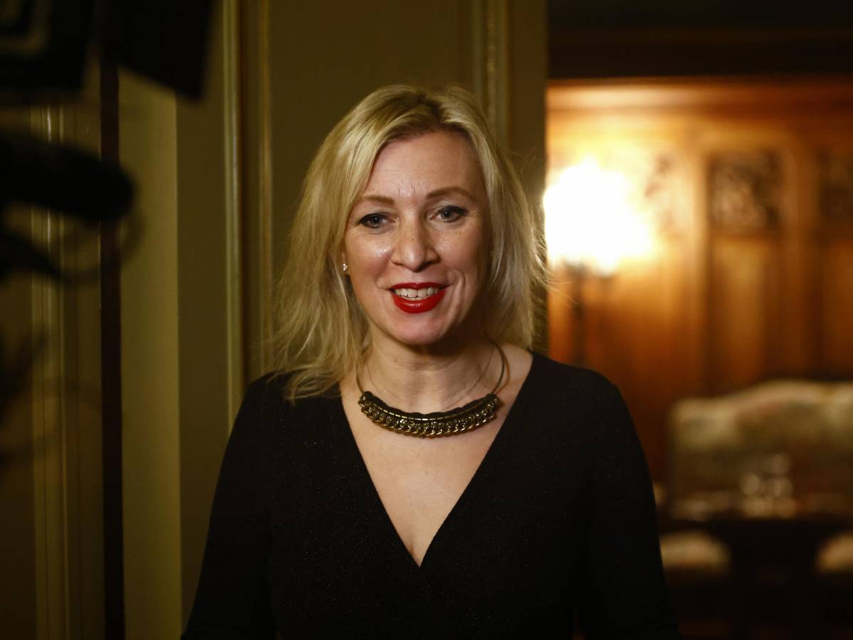 Crollo a Roma, Putin ride Crollo a Roma, Putin ride