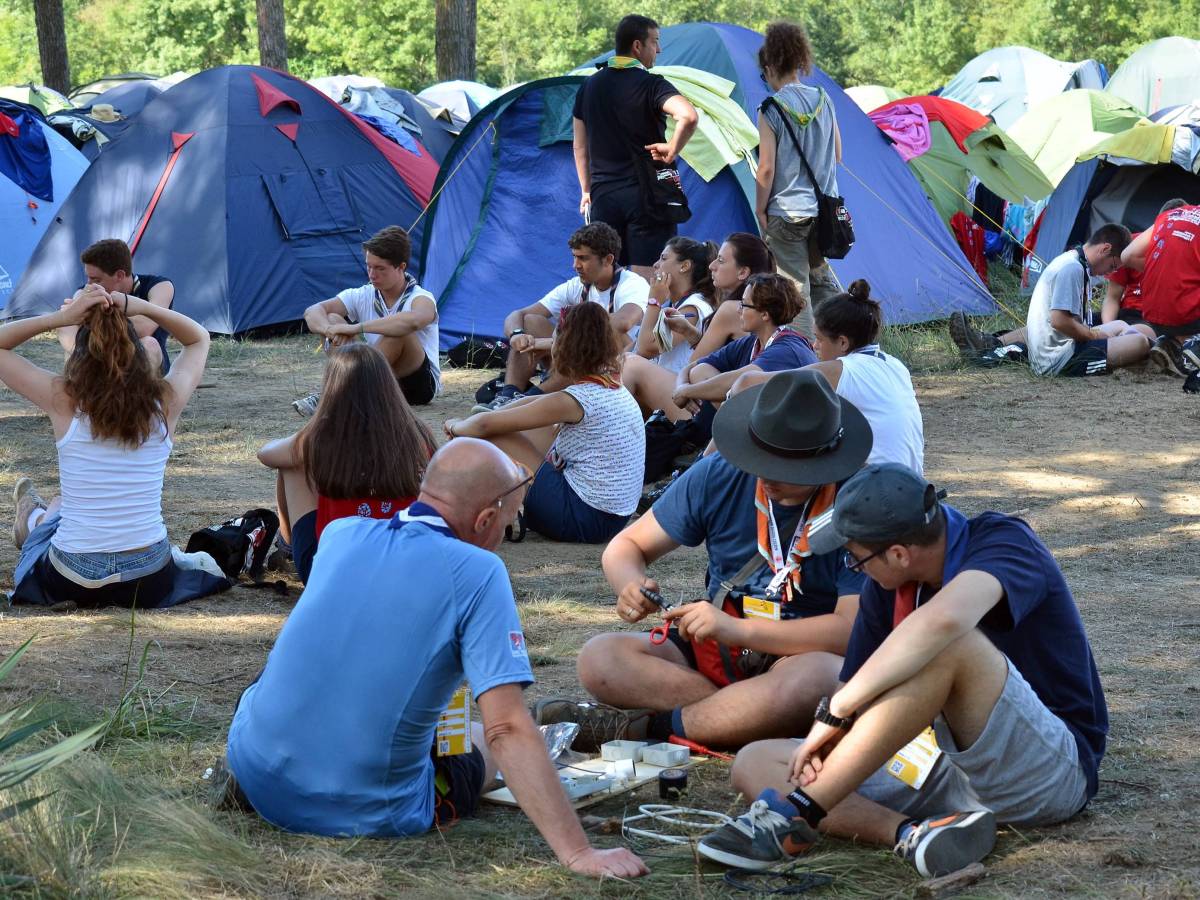 agesci apre alle guide lgbt svolta negli scout cattolici da Ilgiornale.it agesci apre alle guide lgbt svolta negli scout cattolici