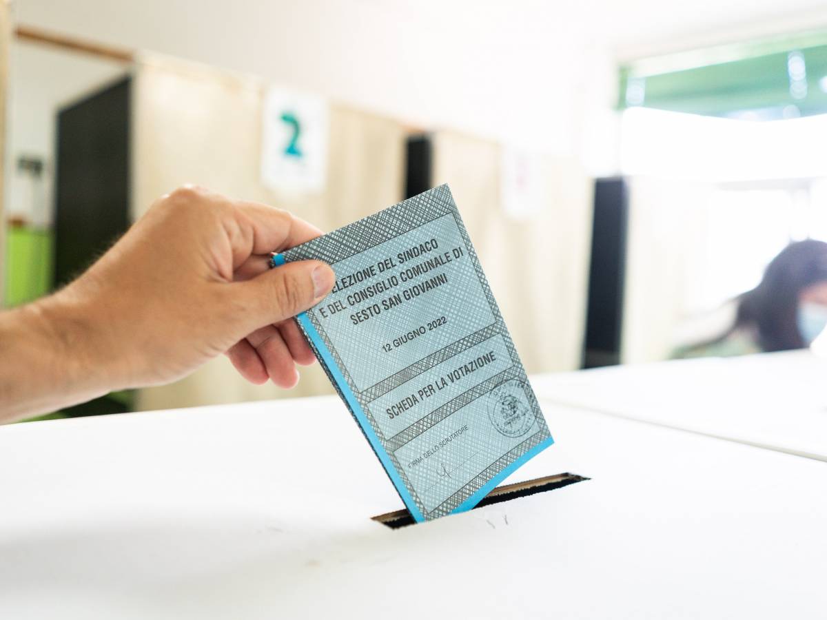 amministrative urne chiuse per i ballottaggi via allo spoglio alle 23 affluenza sotto il 40 da Ilgiornale.it amministrative urne chiuse per i ballottaggi via allo spoglio alle 23 affluenza sotto il 40