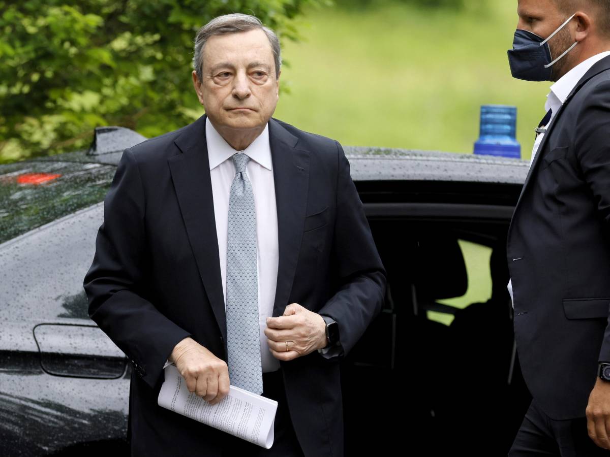 Gli italiani hanno fiducia solo in Mario Draghi: il report web sul sentiment del Paese - ilGiornale.it