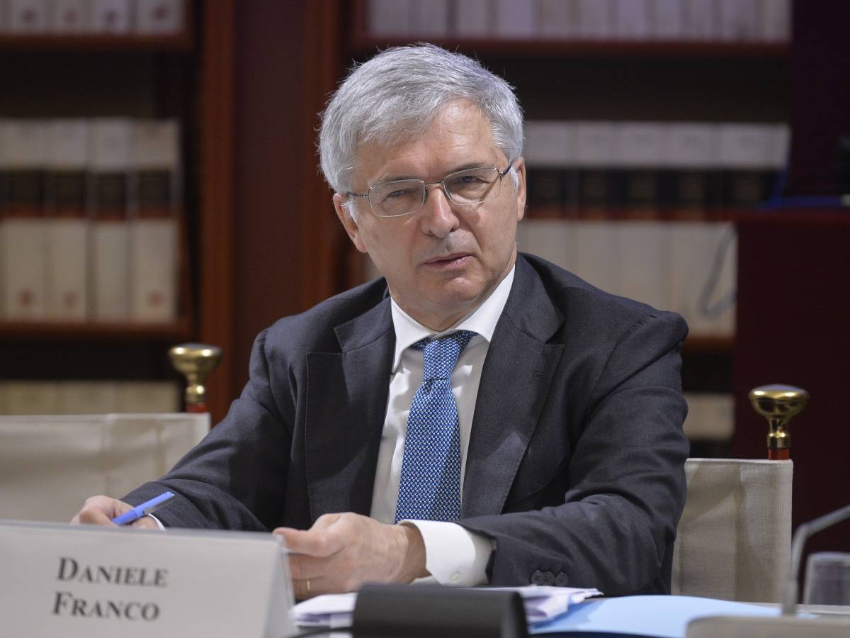 Ora il nuovo pacchetto da 13 miliardi. E Bruxelles chiede chiarezza sui numeri