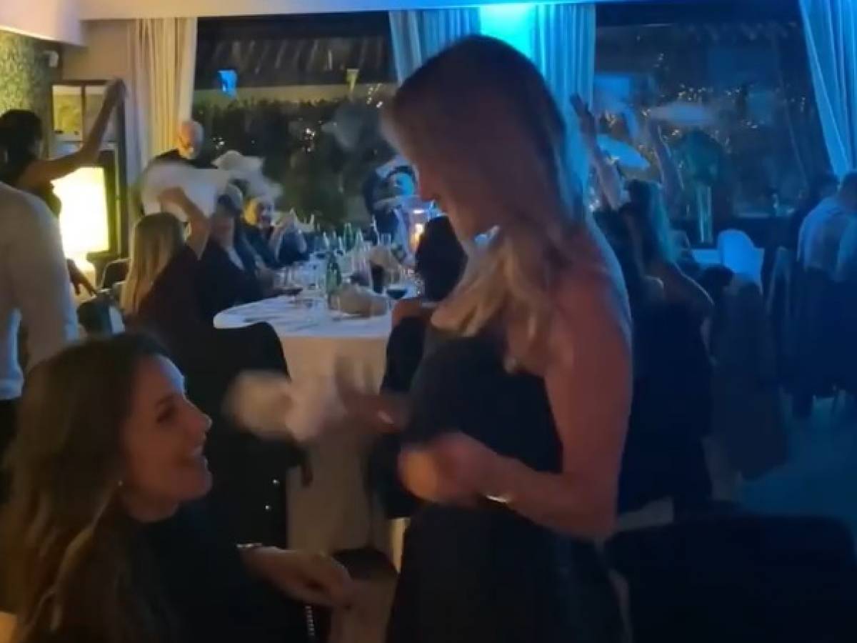 Spunta il video choc: Ilary, Noemi e Totti nello stesso locale 