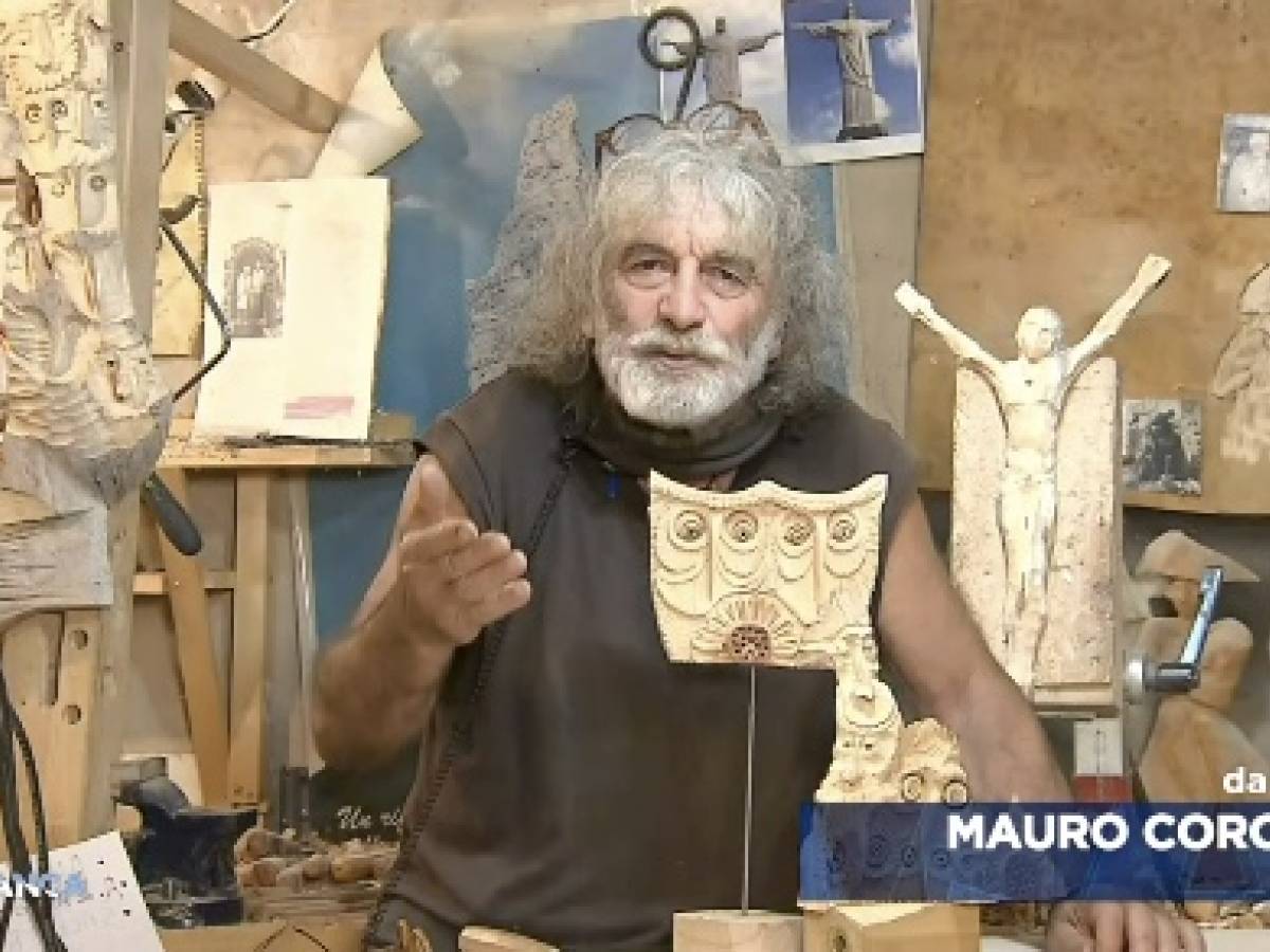 Mauro Corona e l'igiene creativa «Faccio una doccia al mese» 