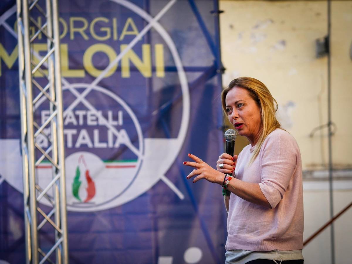Meloni "Il loro modello è Ceausescu". Salvini diranno Bella ciao alla