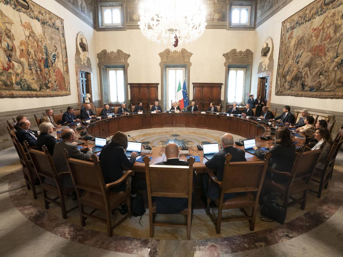 via libera al piano casa meloni oltre 100mila alloggi in 10 anni tra popolari e a prezzi calmierati taglio delle accise prorogato e s236 al ddl sgomberi saranno pi249 veloci da Ilgiornale.it via libera al piano casa meloni oltre 100mila alloggi in 10 anni tra popolari e a prezzi calmierati taglio delle accise prorogato e s236 al ddl sgomberi saranno pi249 veloci