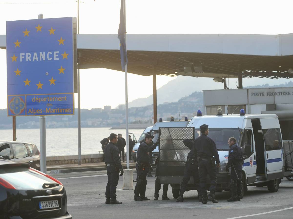 deruba e stupra una donna ad hannover straniero rintracciato dopo tre anni a ventimiglia arrestato da Ilgiornale.it deruba e stupra una donna ad hannover straniero rintracciato dopo tre anni a ventimiglia arrestato