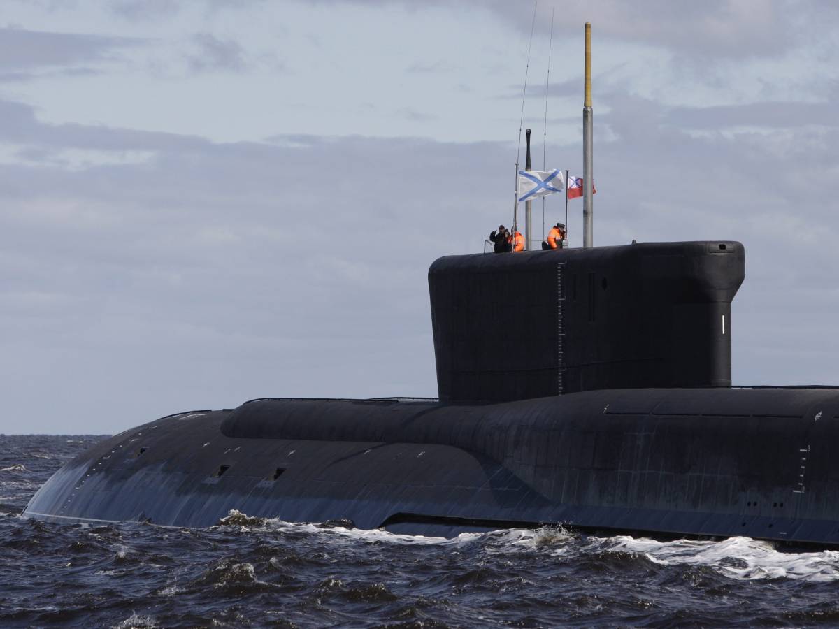 “Emboscada” rusa en el Mediterráneo, Putin mueve submarinos: ¿qué hay detrás?