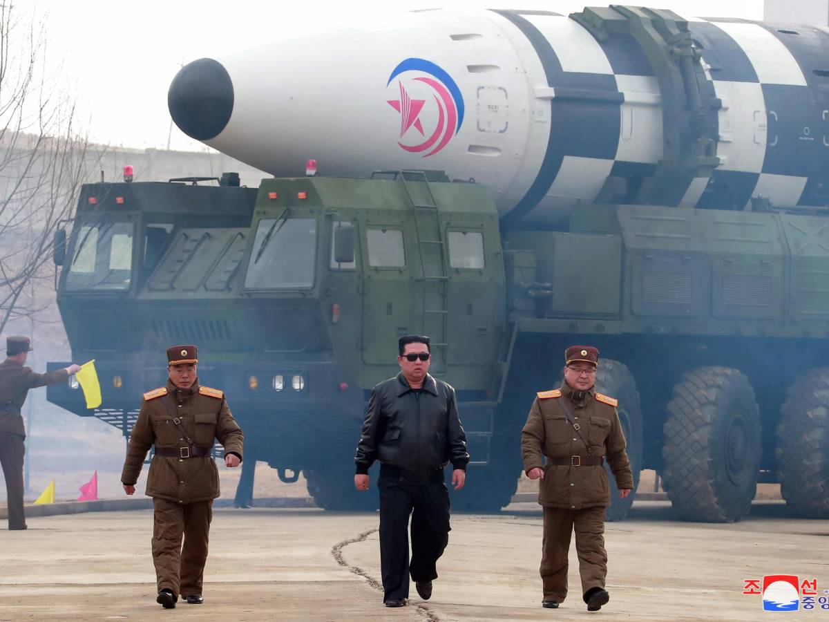 droni missili e super motori ecco la strategia di kim