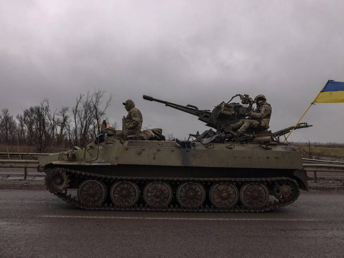 Trump promette nuove armi: 10 intercettori Patriot per Kiev. Furia di Mosca Trump promette nuove armi: 10 intercettori Patriot per Kiev. Furia di Mosca