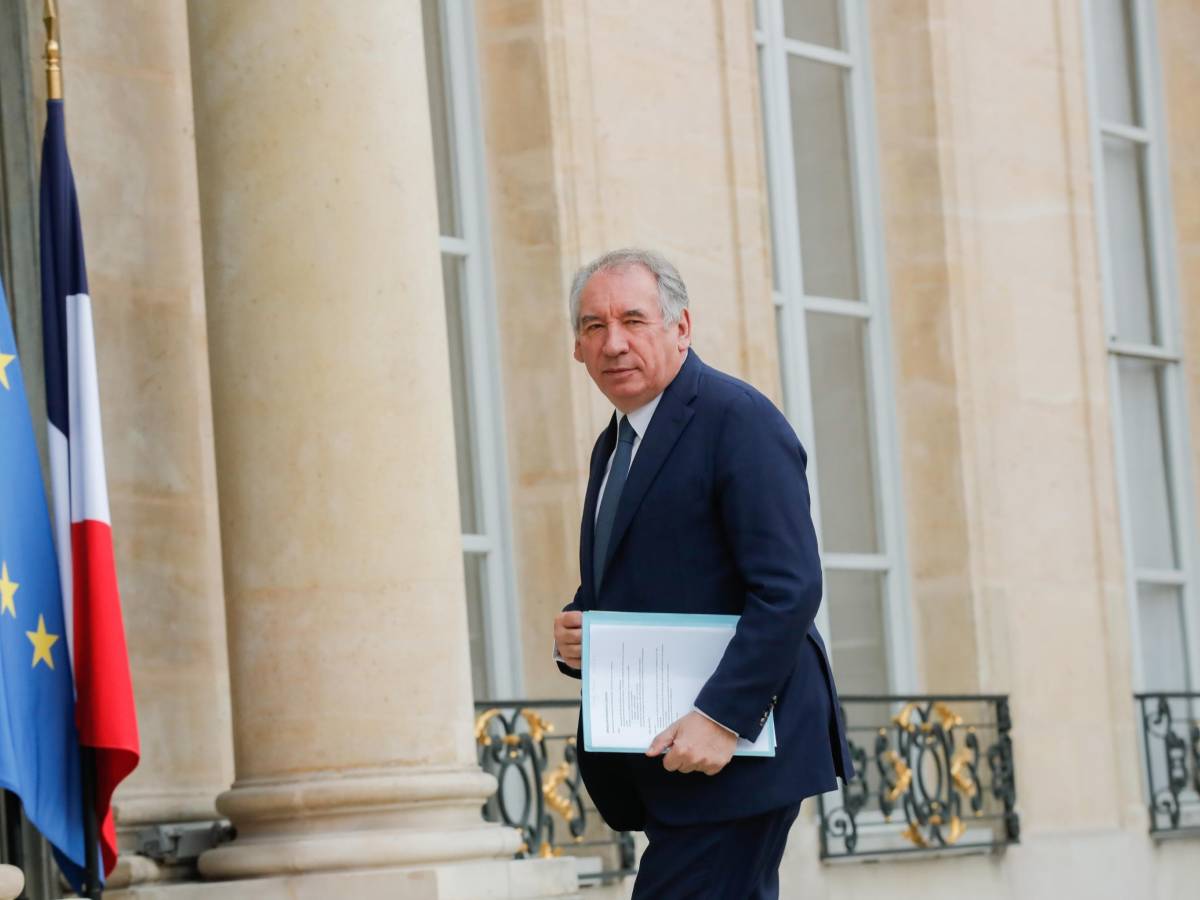 "Resilienti". Il governo francese spedisce il manuale in ogni casa