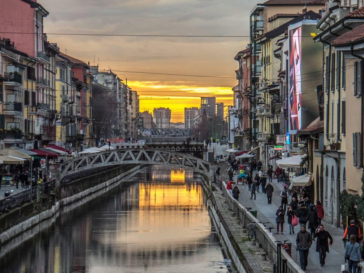 Choc a Milano, ragazzo di 23 anni violentato sui Navigli