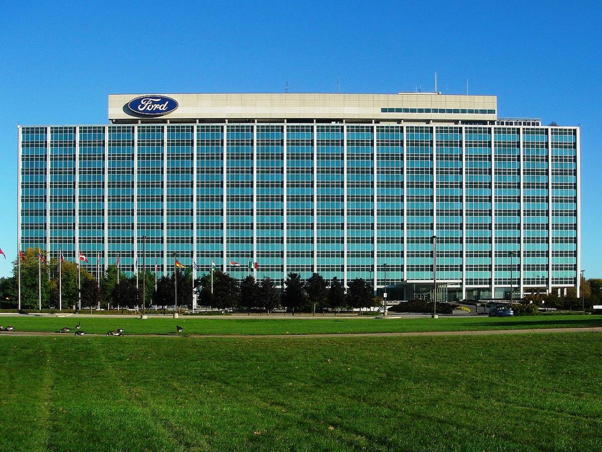 Ford's patent: the car forecloses on itself and leaves the owner