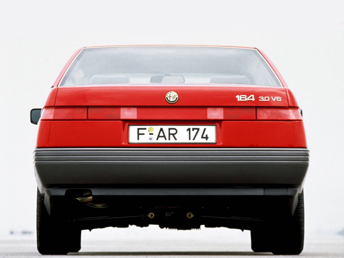 Alfa Romeo 164: guarda la gallery 15