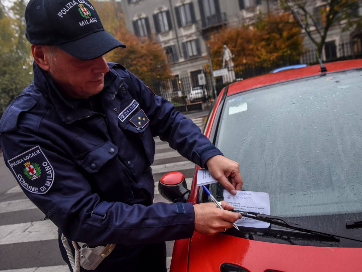 Milano,  tra bilanci e stangate: in un anno un milione di multe in più