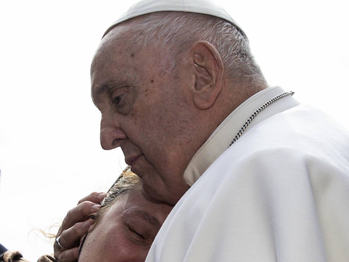 "La morte l’ho vista venire...": Papa Francesco lascia l'ospedale 
