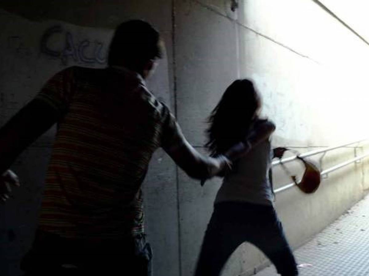 Picchiata e violentata mentre andava al lavoro: a Gallarate l Picchiata e violentata mentre andava al lavoro: a Gallarate l