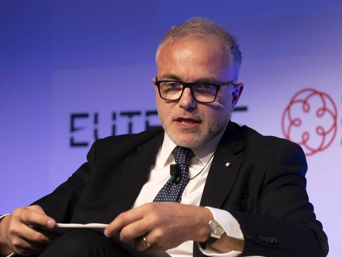 ernesto maria ruffini lancia la sfida a schlein facciamo primarie di coalizione