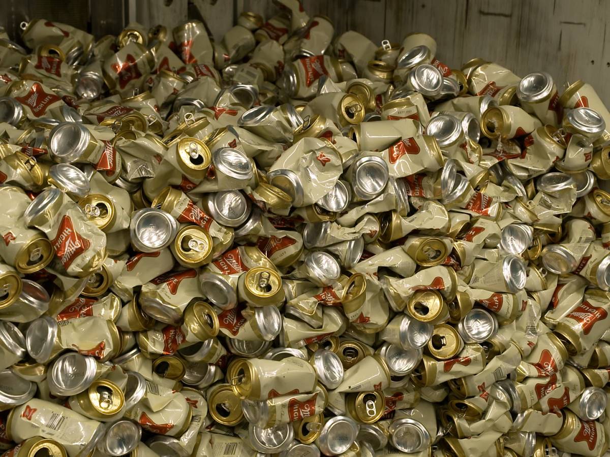 Aprire la birra: modi curiosi adatti a una bottiglia | Birra San Biagio Aprire la birra: modi curiosi adatti a una bottiglia | Birra San Biagio