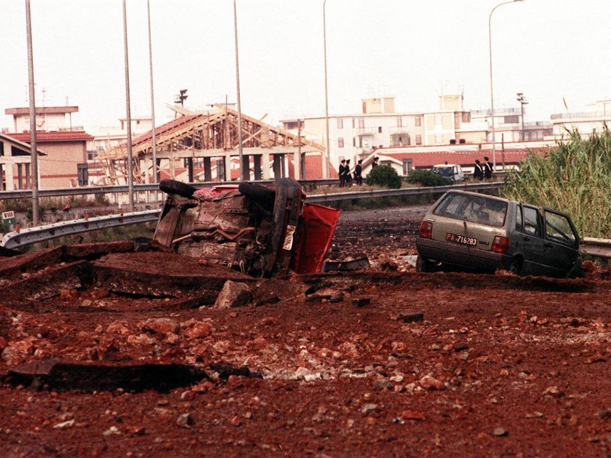capaci 34 anni dopo perch233 mafia appalti 232 il vero motivo della morte di falcone da Ilgiornale.it capaci 34 anni dopo perch233 mafia appalti 232 il vero motivo della morte di falcone