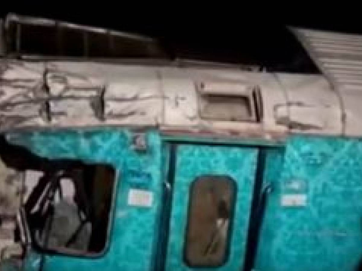 Inde, collision entre trains : des centaines de morts et de blessés