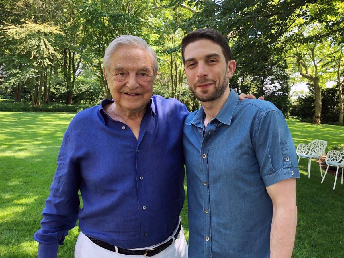 Soros cede l'impero al figlio Alexander. L'erede Soros cede l'impero al figlio Alexander. L'erede