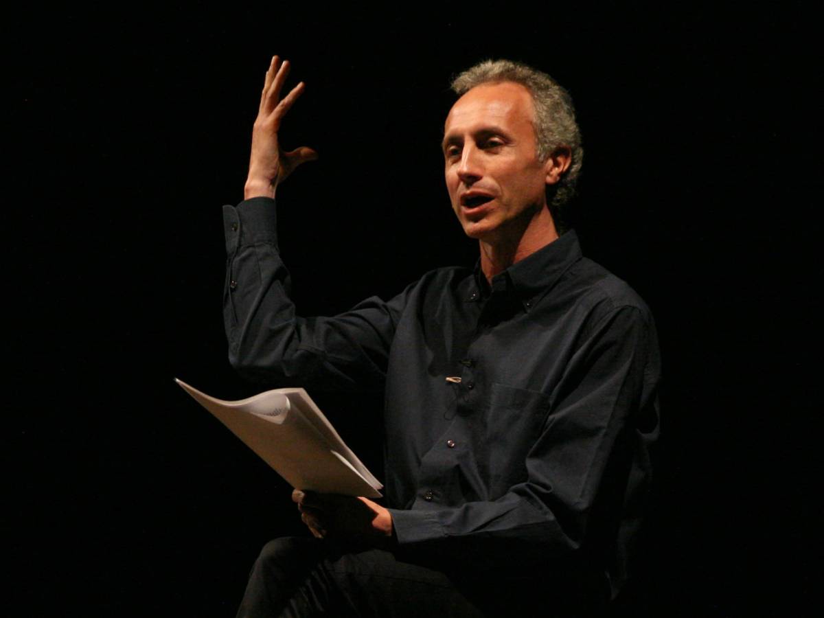 marco travaglio e il furto in camerino mentre 232 in scena ma c 232 un particolare che colpisce da Ilgiornale.it marco travaglio e il furto in camerino mentre 232 in scena ma c 232 un particolare che colpisce