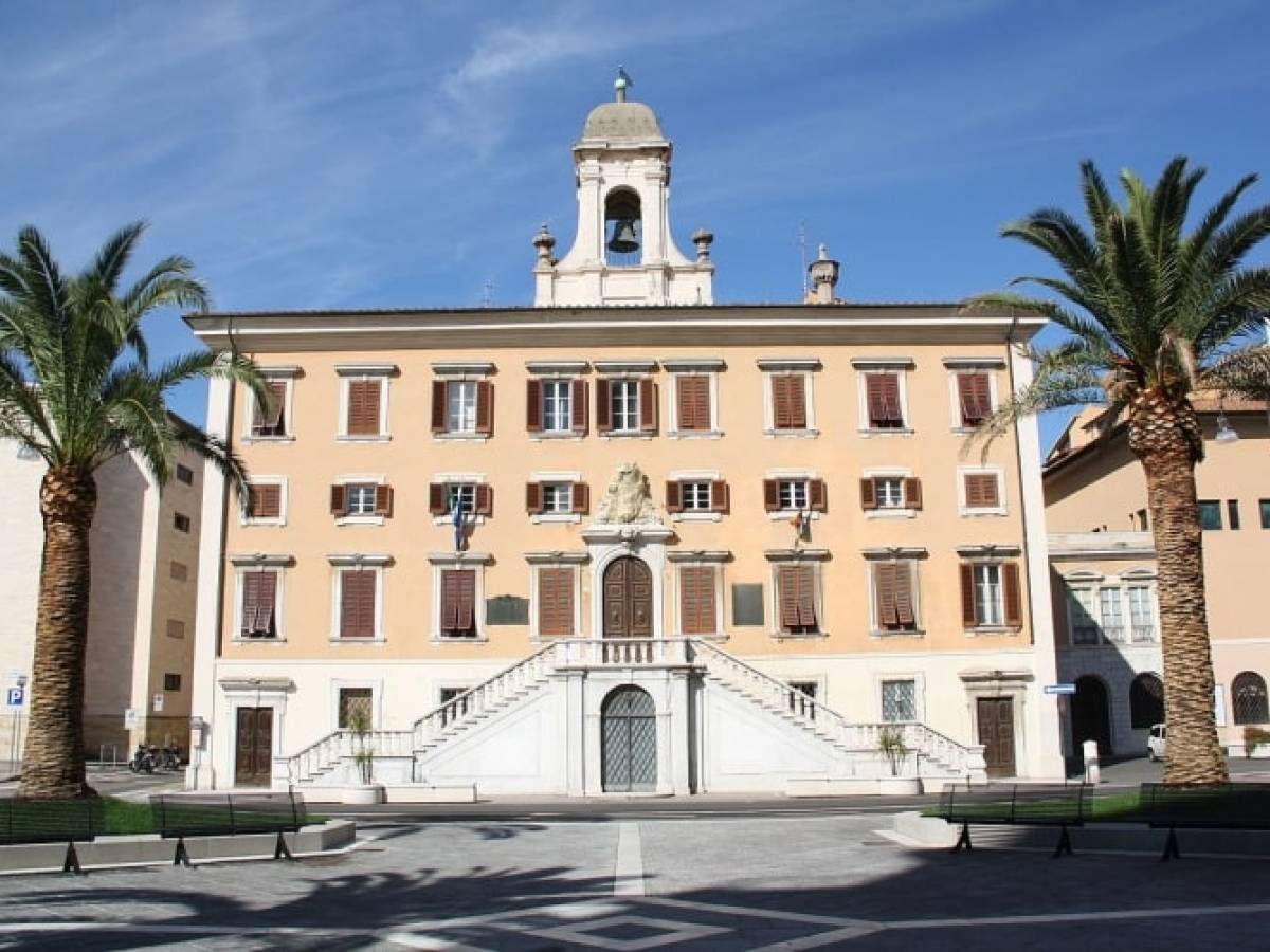 «La culpa es del clima».  El alcalde de izquierda ataca primero a Berlusconi y luego se justifica «La culpa es del clima».  El alcalde de izquierda ataca primero a Berlusconi y luego se justifica