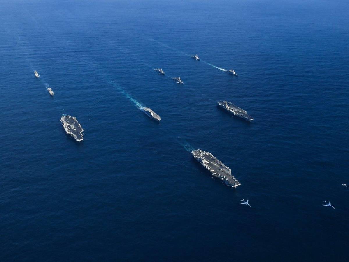 Scontro a tre nei mari del Pacifico: cosa succede in Asia